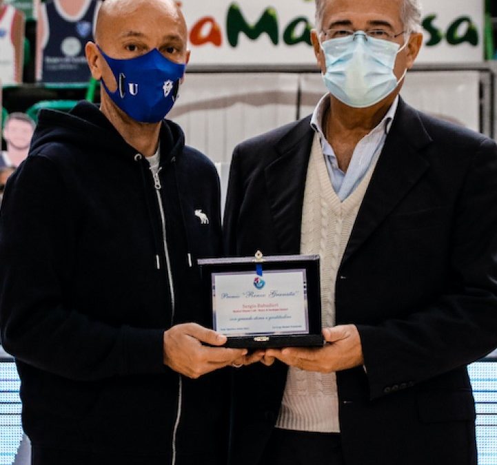 Al Prof. Babudieri il premio Renzo Granata